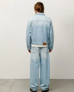 DENIM TRUCKER JACKET