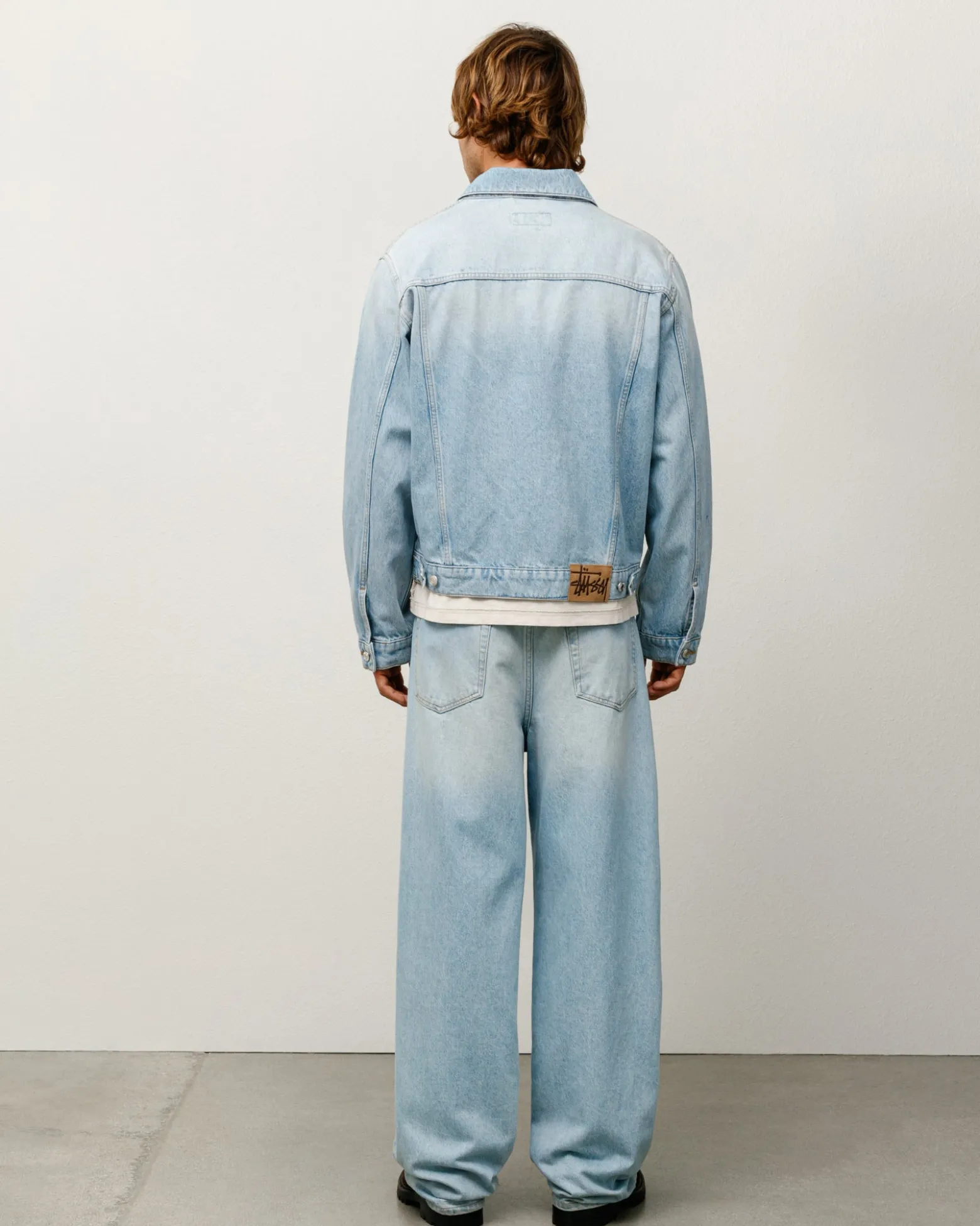 DENIM TRUCKER JACKET