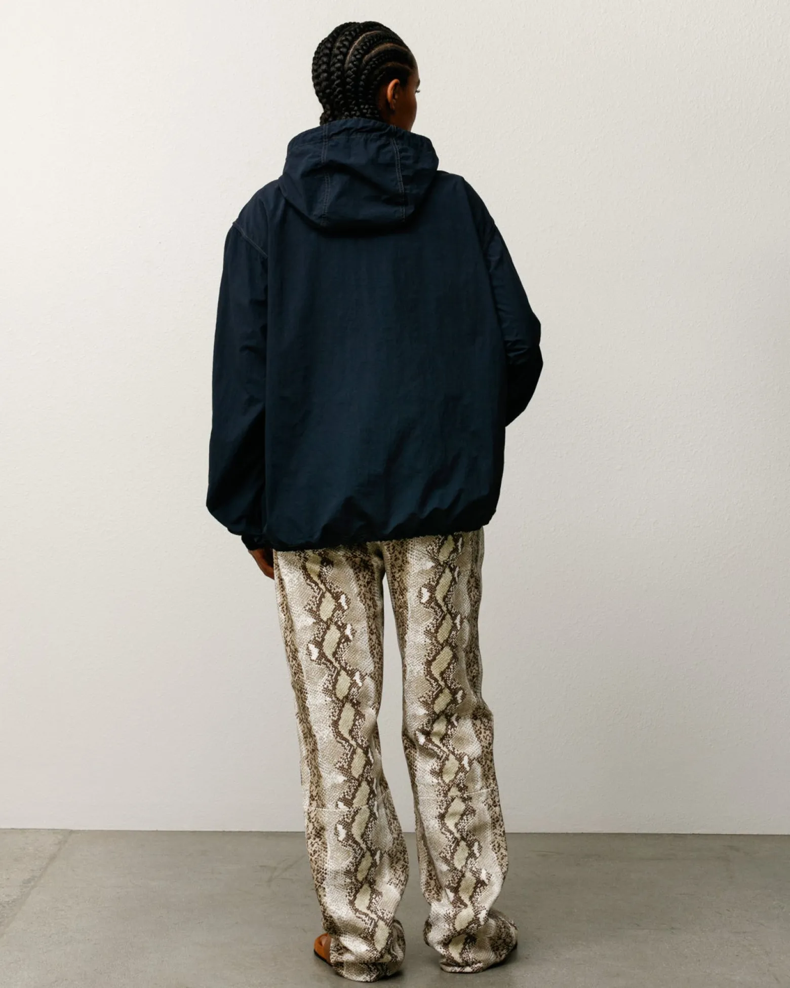 LIGHTWEIGHT HOODED JACKET