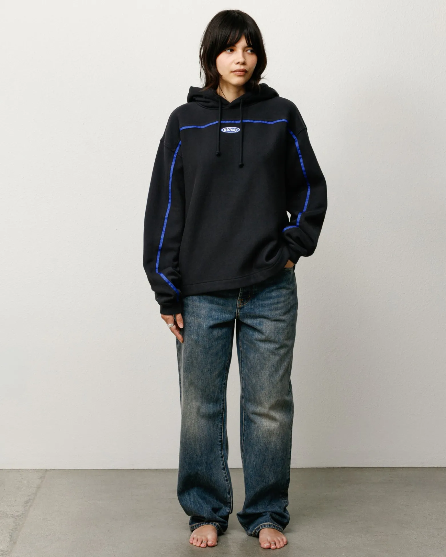 OVAL PULLOVER HOODIE