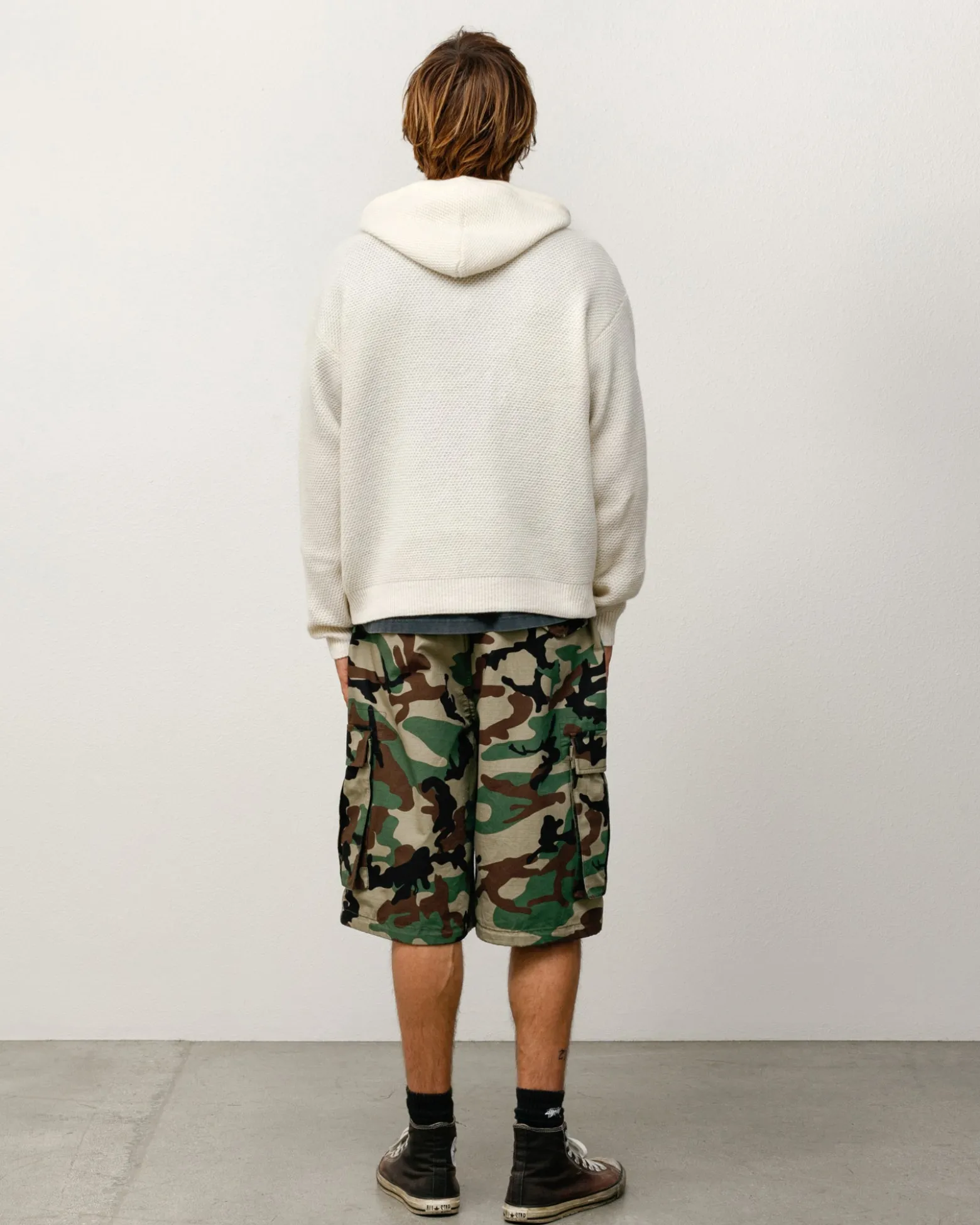 TEXTURED ZIP HOODED SWEATER